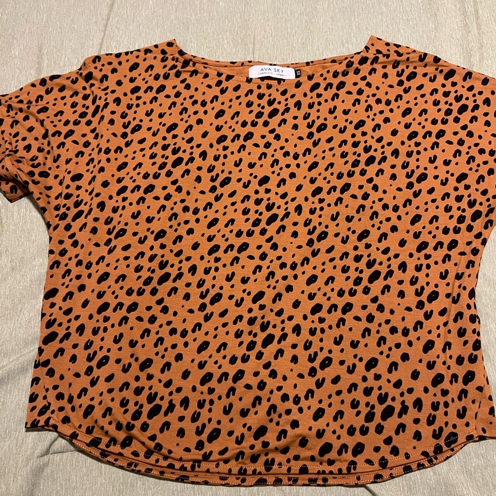 Ava Sky Leopard Top
